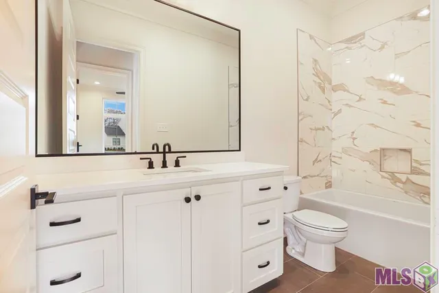 $889,900 | 43294 Collyns Cove, Prairieville, LA 70769