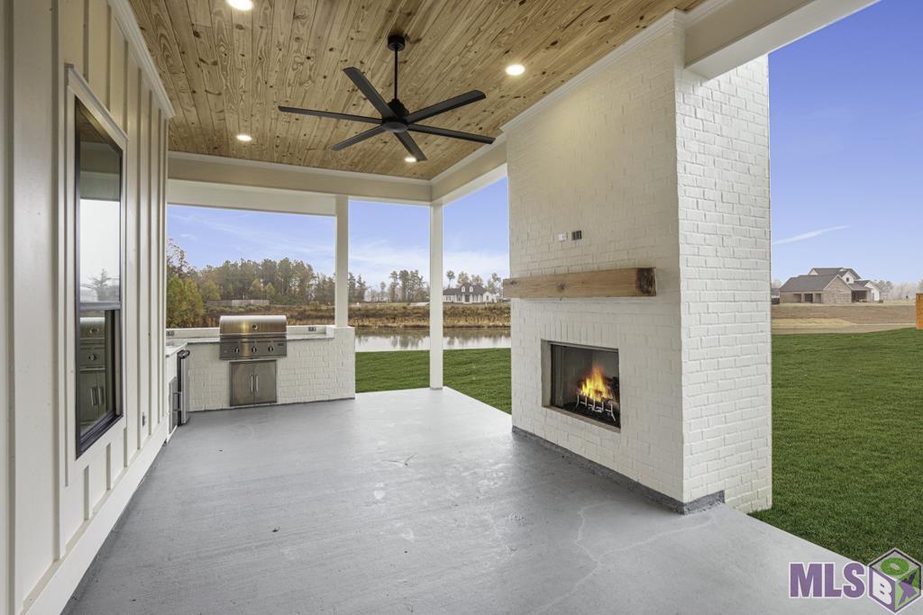 43294 Collyns Cove Prairieville, LA 70769 - Photo 37 of 40