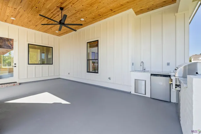 $900,000 | 43294 Collyns Cove, Prairieville, LA 70769