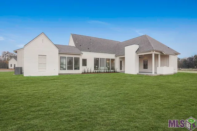 $889,900 | 43294 Collyns Cove, Prairieville, LA 70769