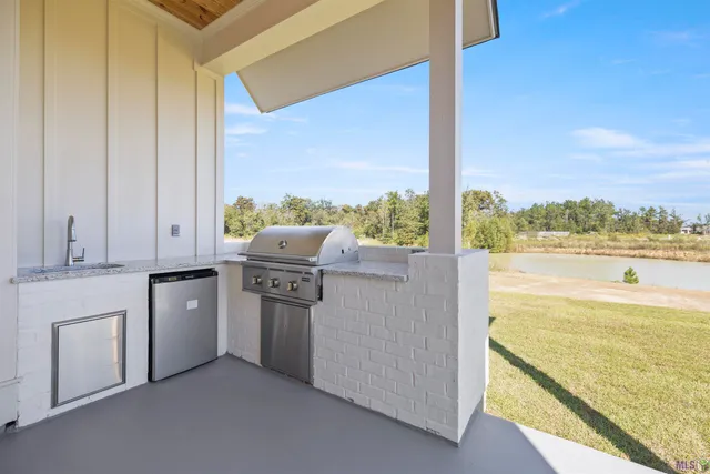 $900,000 | 43294 Collyns Cove, Prairieville, LA 70769