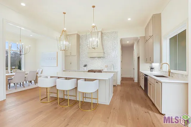 $889,900 | 43294 Collyns Cove, Prairieville, LA 70769