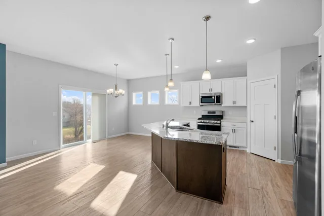 $375,000 | 811 Morrison Avenue Northwest, Annandale, MN 55302