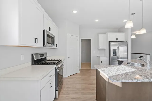 $375,000 | 811 Morrison Avenue Northwest, Annandale, MN 55302