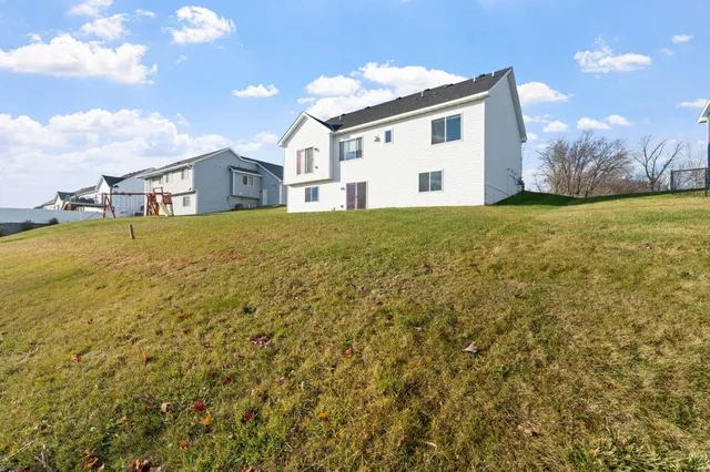 $375,000 | 811 Morrison Avenue Northwest, Annandale, MN 55302