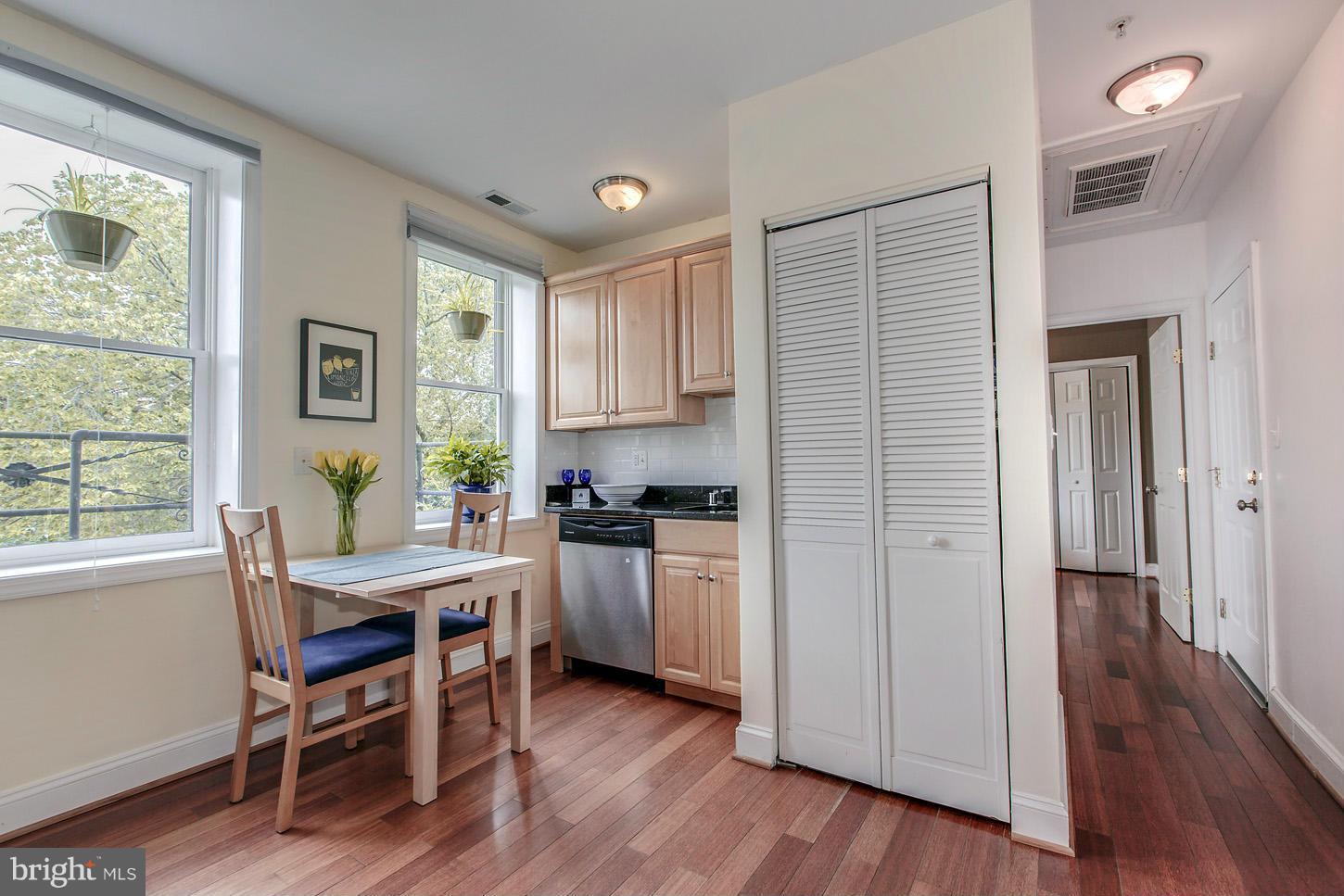 1305 East Capitol Street Southeast, Unit 302 Washington, DC 20003 - Photo 11 of 19 Kitchen