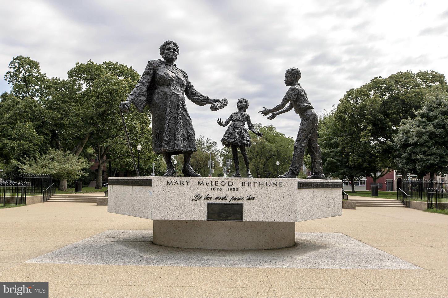 1305 East Capitol Street Southeast, Unit 302 Washington, DC 20003 - Photo 18 of 19 Community