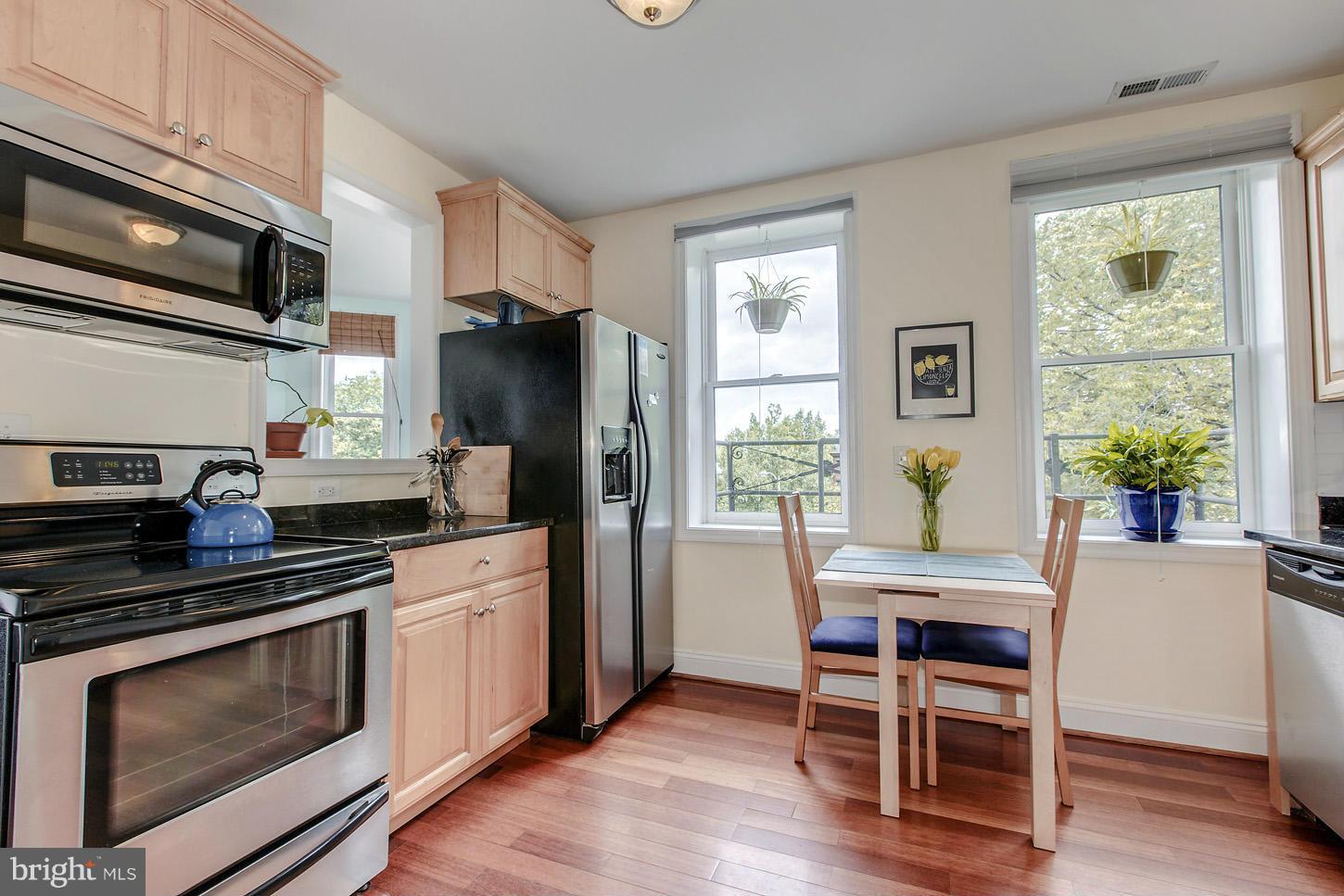 1305 East Capitol Street Southeast, Unit 302 Washington, DC 20003 - Photo 10 of 19 Kitchen