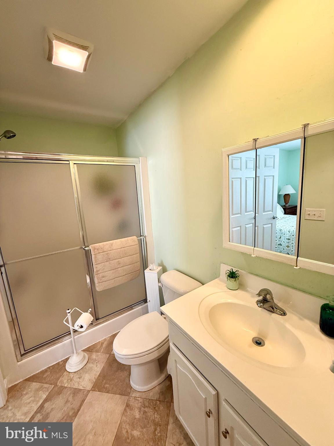 11684 Kensington Way Laurel, DE 19956 - Photo 34 of 43 a bathroom with a sink a toilet and shower