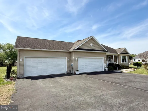 $364,999 | 11684 Kensington Way, Laurel, DE 19956