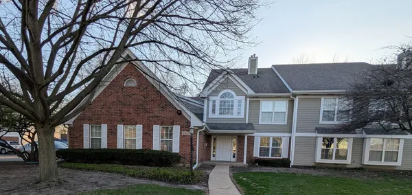 $2,500 | 5S530 Paxton Drive, Unit 1B, Naperville, IL 60563