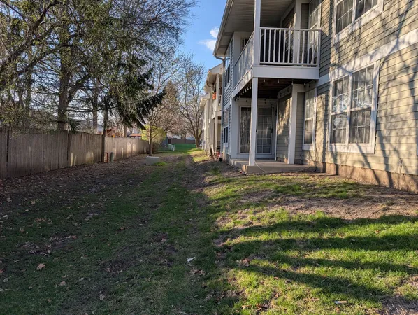 $2,500 | 5S530 Paxton Drive, Unit 1B, Naperville, IL 60563