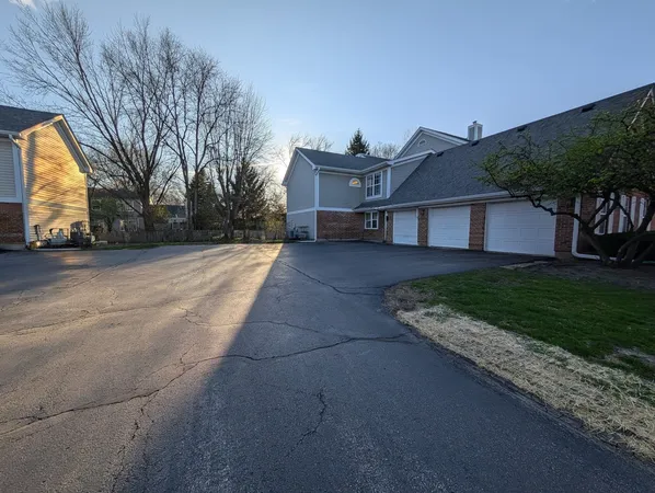 $2,500 | 5S530 Paxton Drive, Unit 1B, Naperville, IL 60563
