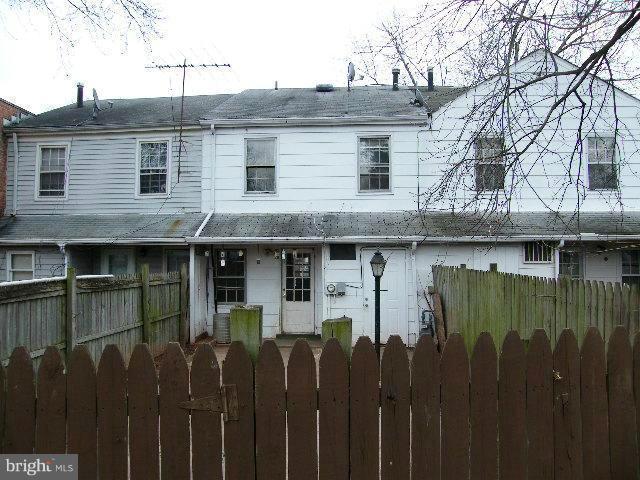 Exterior (Rear)