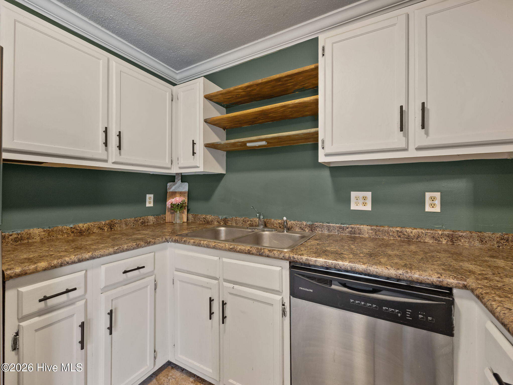 625 Shadowridge Road Jacksonville, NC 28546 - Photo 7 of 19 11-web-or-mls-625 Shadowridge Rd. 22