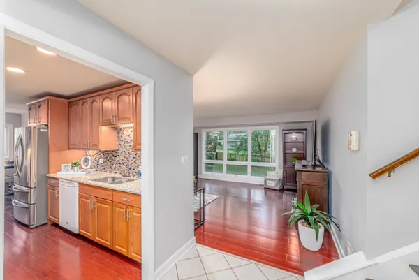 $3,200 | 21-w021 Marlborough Lane, Lombard, IL 60148