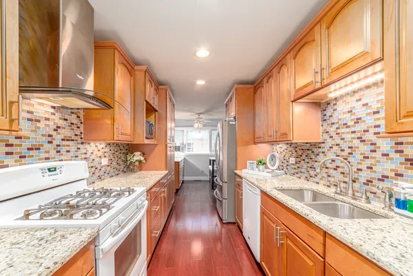 $3,200 | 21-w021 Marlborough Lane, Lombard, IL 60148