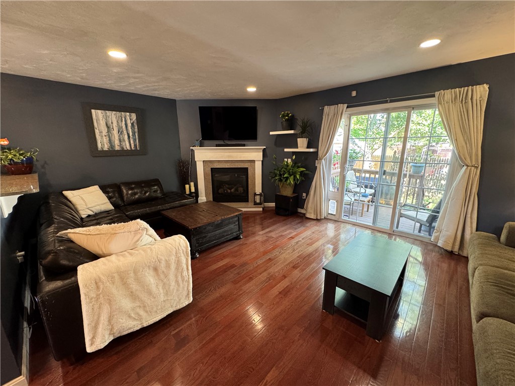 660 Cottage Street, Unit 6 Pawtucket, RI 02861 - Photo 11 of 32