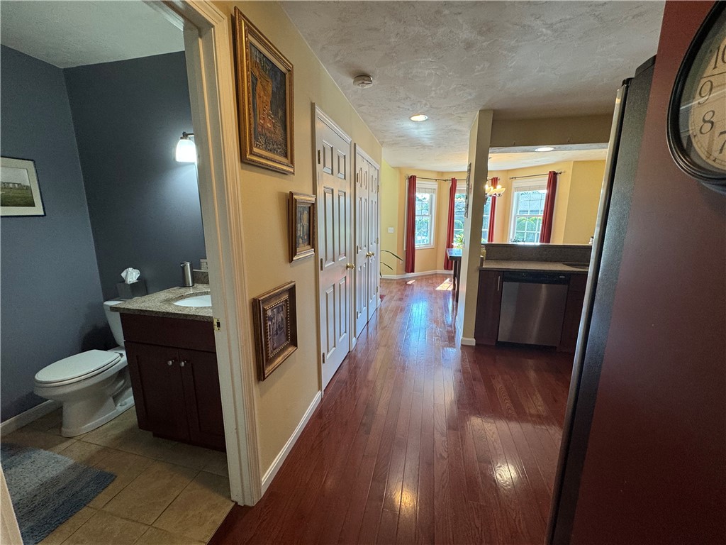 660 Cottage Street, Unit 6 Pawtucket, RI 02861 - Photo 14 of 32