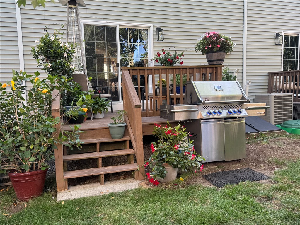 660 Cottage Street, Unit 6 Pawtucket, RI 02861 - Photo 29 of 32