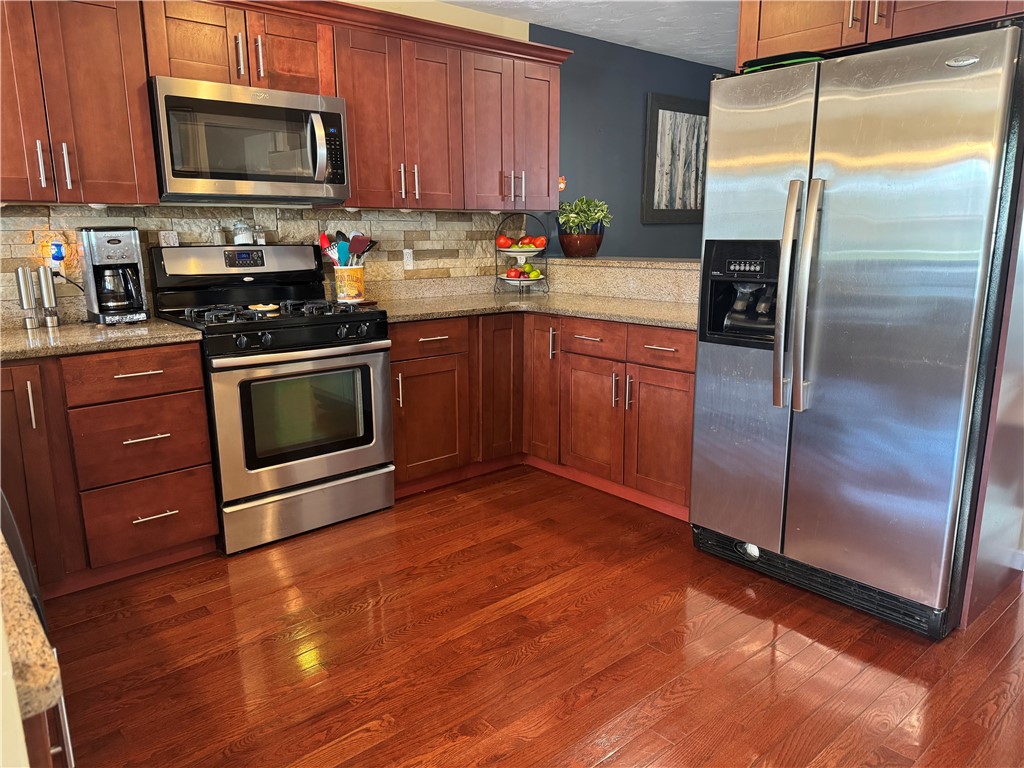 660 Cottage Street, Unit 6 Pawtucket, RI 02861 - Photo 7 of 32