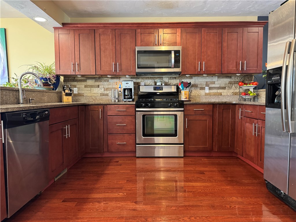 660 Cottage Street, Unit 6 Pawtucket, RI 02861 - Photo 8 of 32