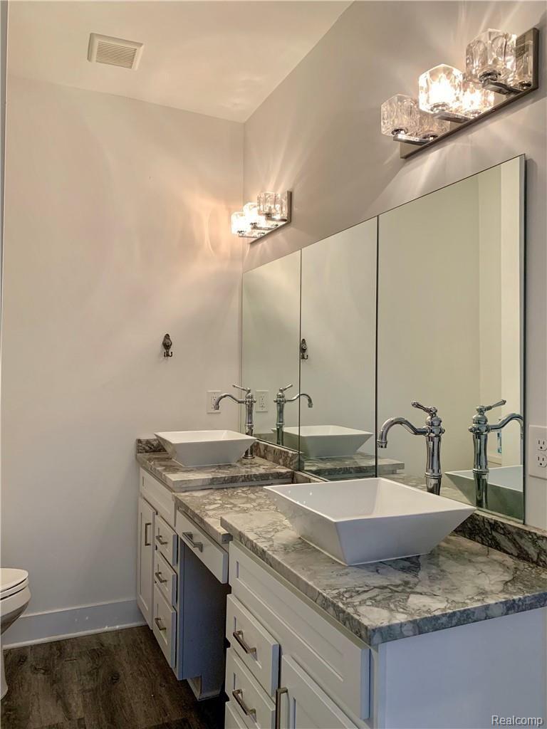 1029 Marsh Ridge Brighton, MI 48114 - Photo 13 of 23 IMG_E0101.JPG