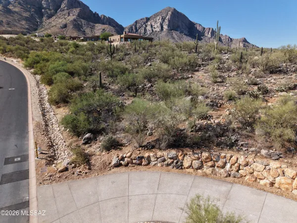 $799,000 | 2214 East Ponticello Boulevard, Unit 10, Oro Valley, AZ 85737