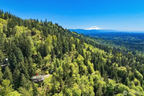 a view of a house with a outdoor space