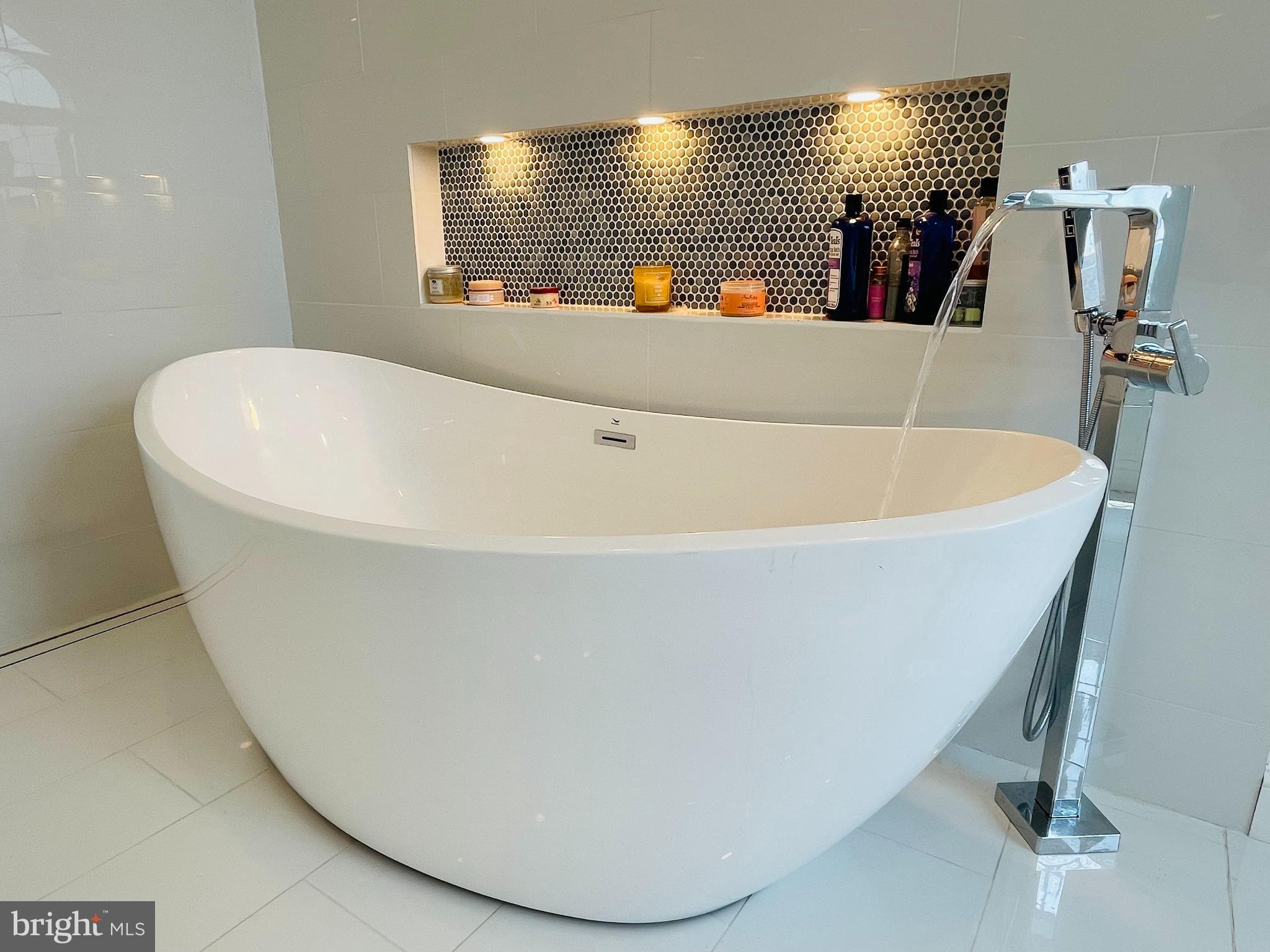 19 Kutz Road Schuylkill Haven, PA 17972 - Photo 20 of 69 Primary en suite