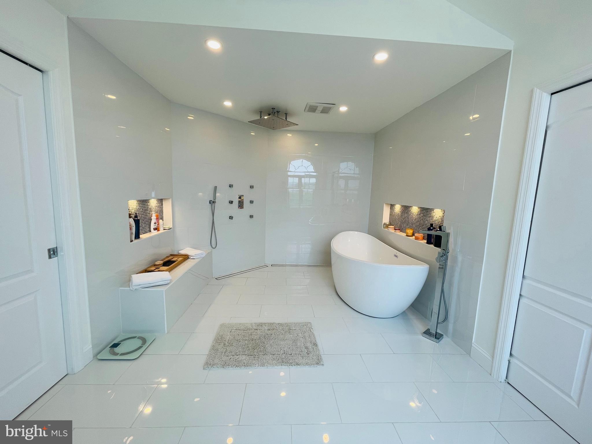 19 Kutz Road Schuylkill Haven, PA 17972 - Photo 22 of 69 Primary en suite