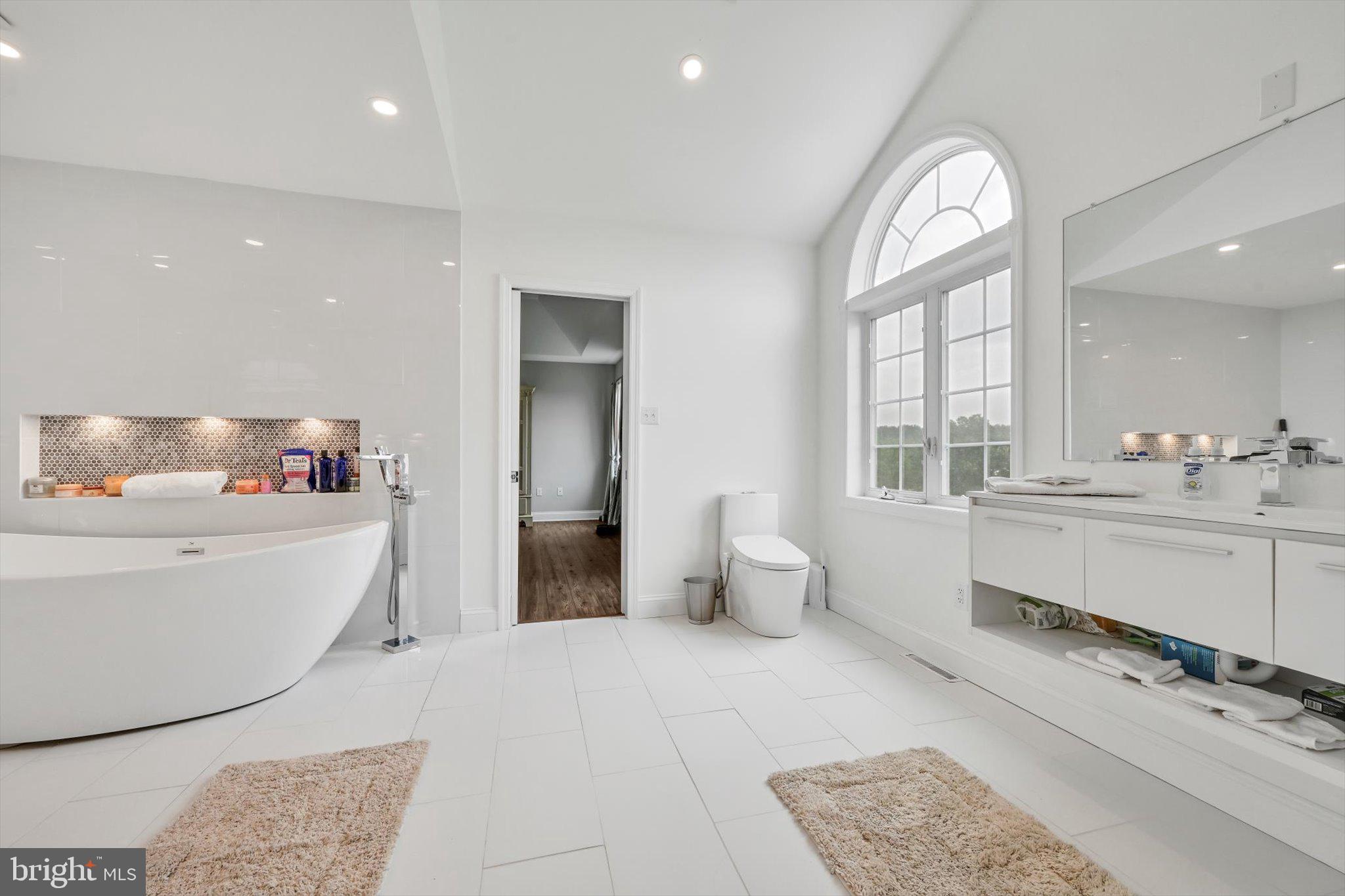 19 Kutz Road Schuylkill Haven, PA 17972 - Photo 23 of 69 Primary en suite