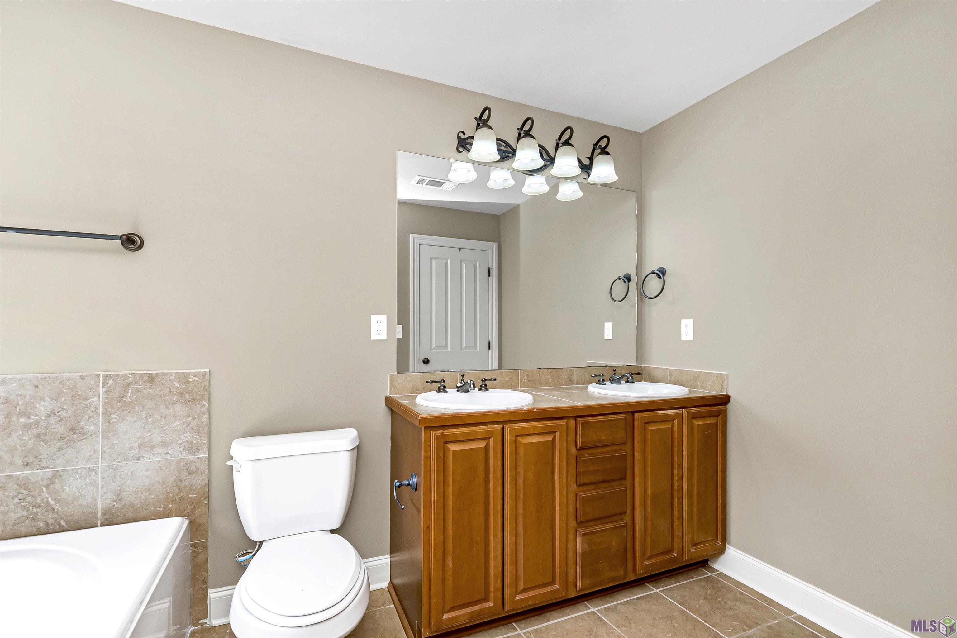 13819 Stone Gate Drive Baton Rouge, LA 70816 - Photo 15 of 24