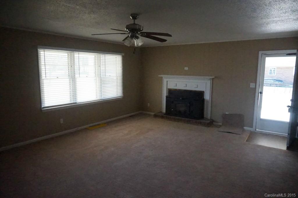 1807 Philadelphia Church Road Dallas, NC 28034 - Photo 3 of 12 Gallery Image 3