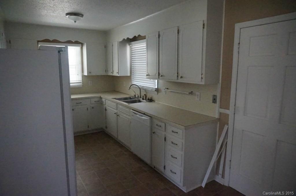 1807 Philadelphia Church Road Dallas, NC 28034 - Photo 5 of 12 Gallery Image 5