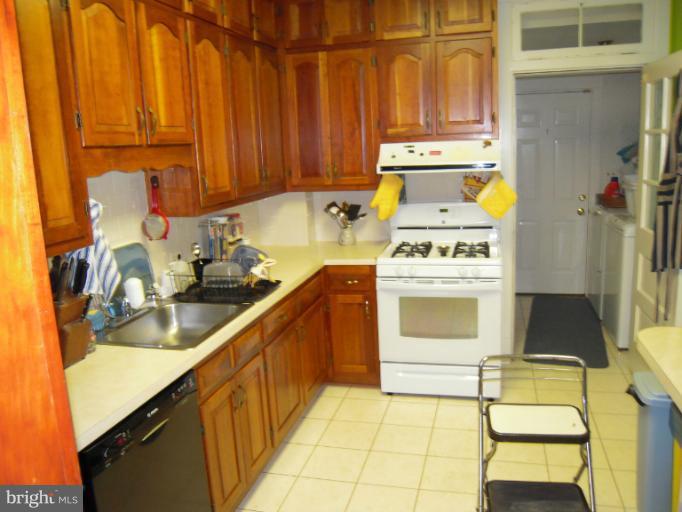 4220 Wickford Road Baltimore, MD 21210 - Photo 12 of 19 Kitchen