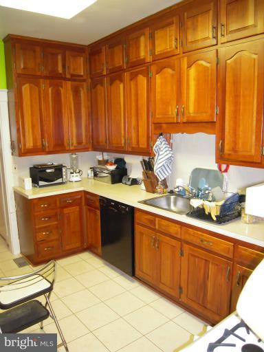 4220 Wickford Road Baltimore, MD 21210 - Photo 15 of 19 Kitchen