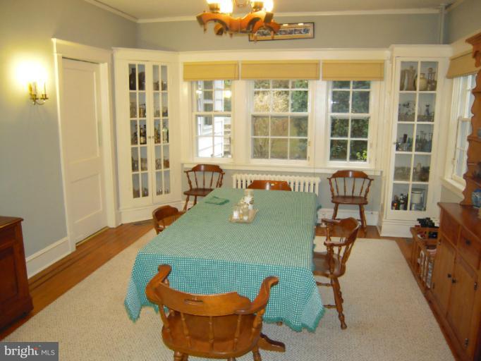 4220 Wickford Road Baltimore, MD 21210 - Photo 3 of 19 Dining Room