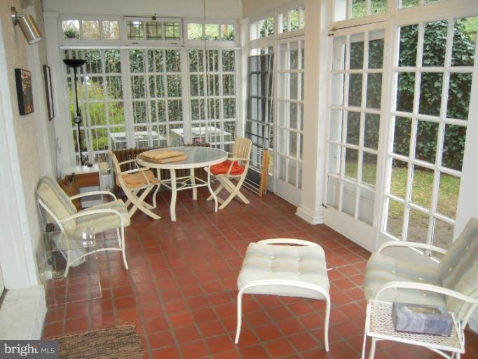 4220 Wickford Road Baltimore, MD 21210 - Photo 10 of 19 Family Room/Sun-porch