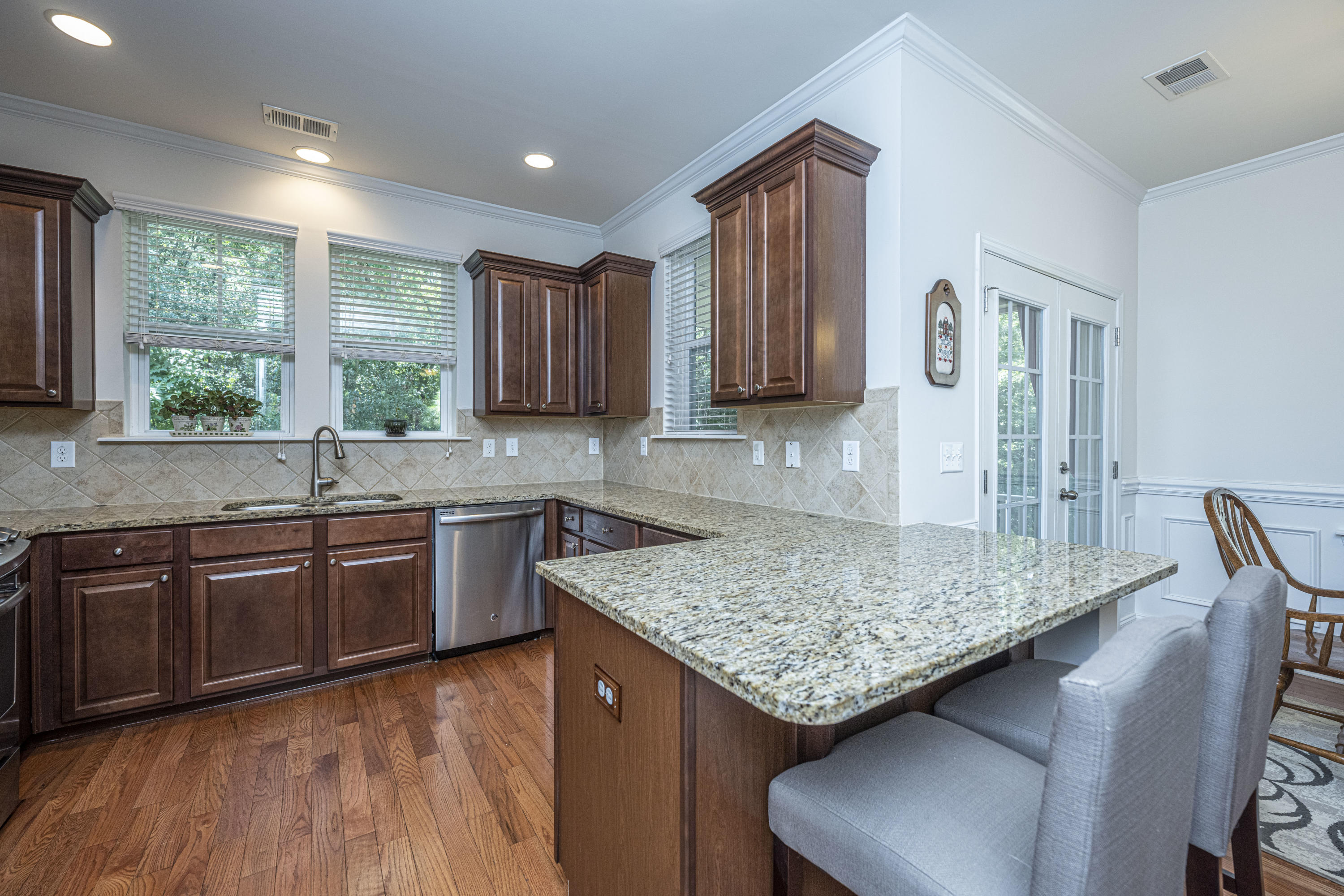 1247 Dingle Road Mount Pleasant, SC 29466 - Photo 6 of 44 Kitchen & breakfast bar