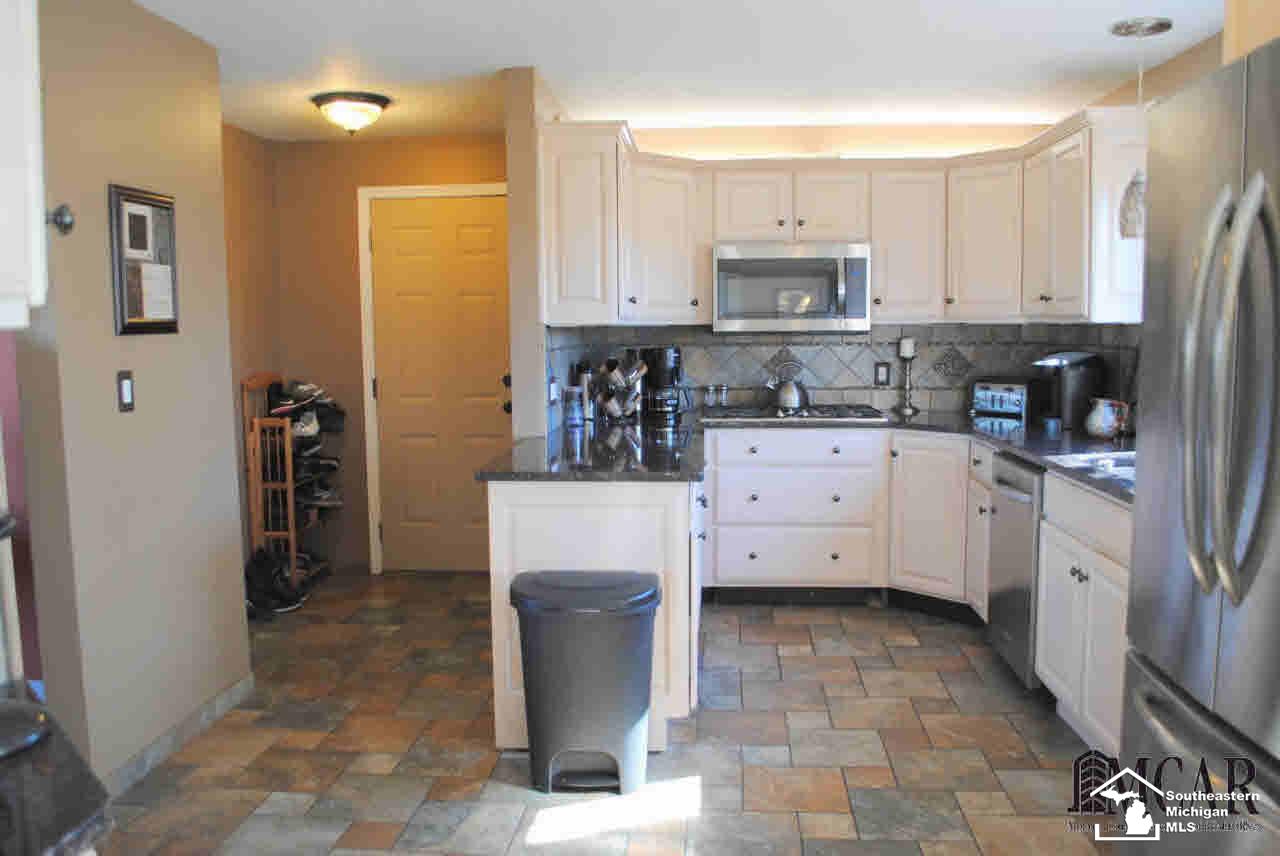 4024 South Custer Road Monroe, MI 48161 - Photo 6 of 27
