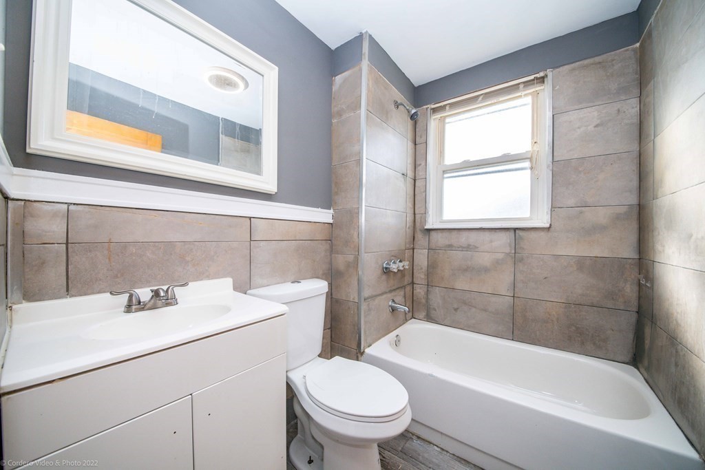 170 Buffinton Street Fall River, MA 02721 - Photo 25 of 38 a bathroom with a sink toilet and bathtub