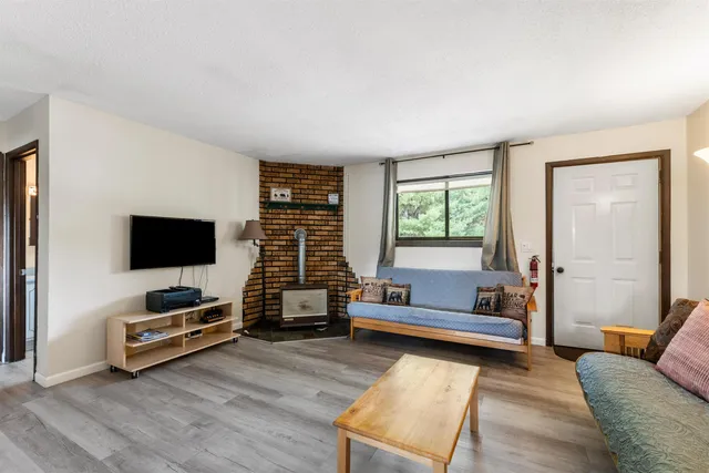 $189,000 | 42 Wylie Court, Unit 9, Conway, NH 03860