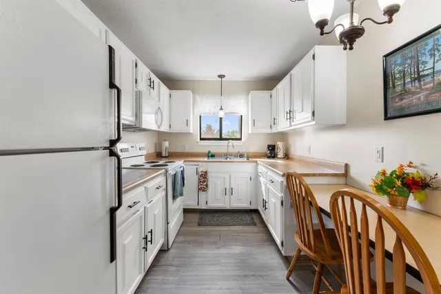 $189,000 | 42 Wylie Court, Unit 9, Conway, NH 03860