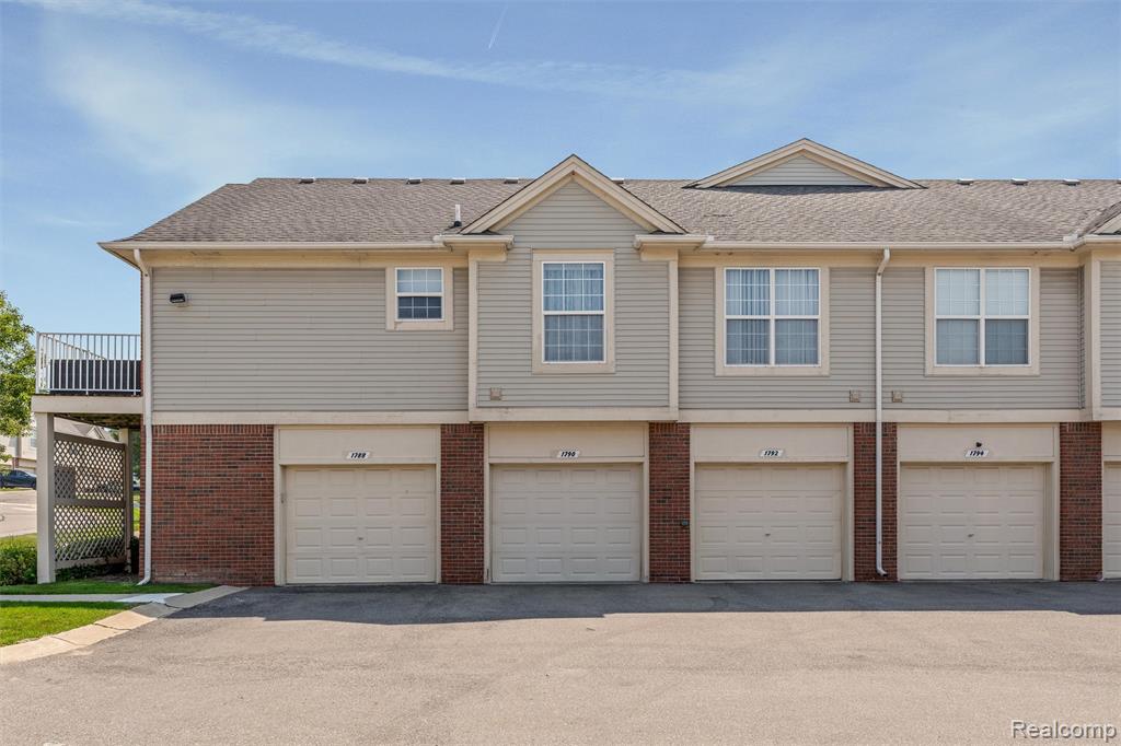 1790 Flagstone Circle Rochester, MI 48307 - Photo 4 of 30