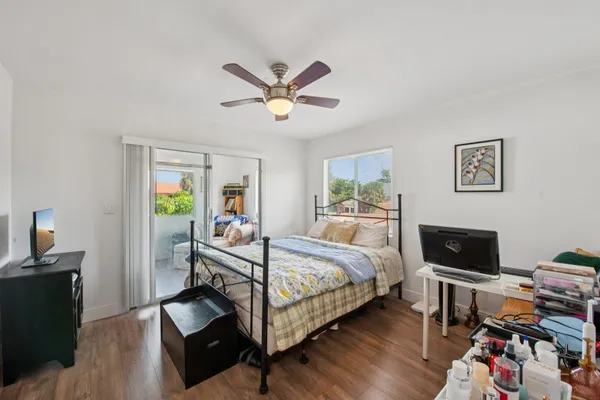 a bed room with a bed