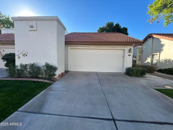 $2,200 | 1911 East Calle De Arcos, Tempe, AZ 85284