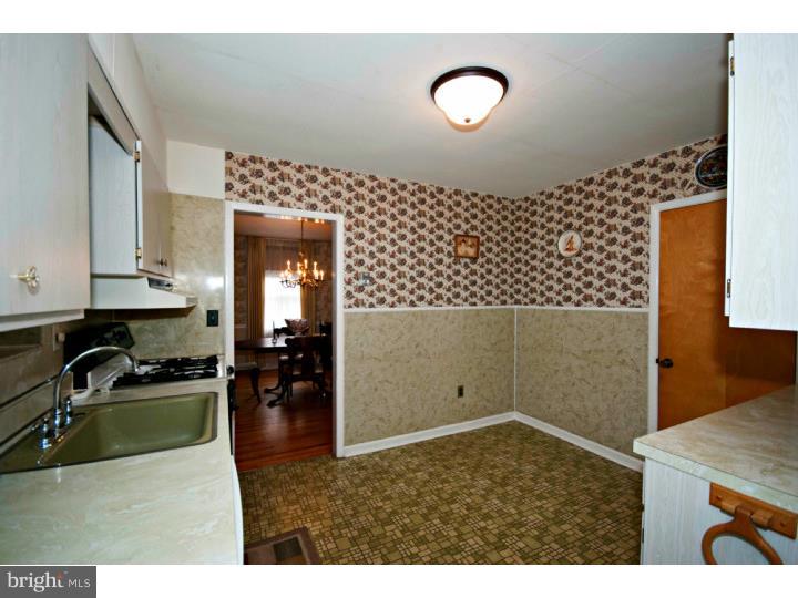 517 Netherwood Road Upper Darby, PA 19082 - Photo 11 of 25 Kitchen