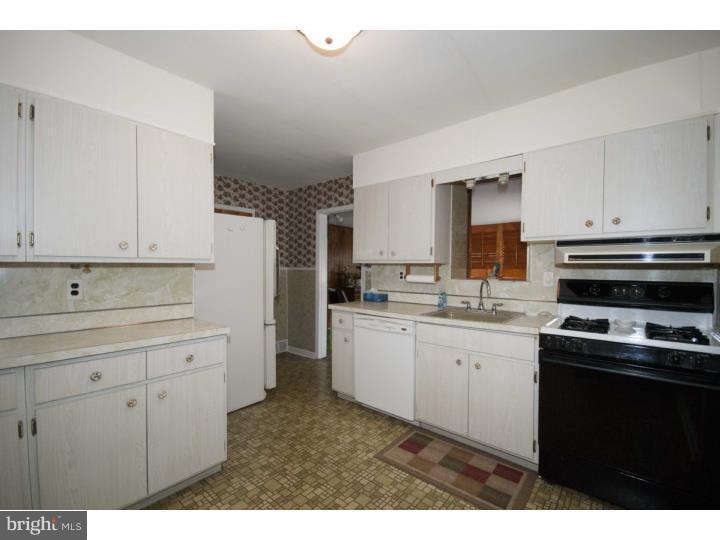 517 Netherwood Road Upper Darby, PA 19082 - Photo 12 of 25 Kitchen