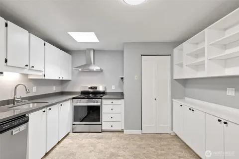 $299,998 | 4308 Northeast Sunset Boulevard, Unit V5, Renton, WA 98059